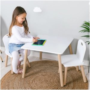 FreeON Athena gyerek fa asztal, 2 db székkel – fehér