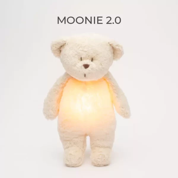 Moonie alvássegítő maci fénnyel és dallammal – vajszín - Image 2