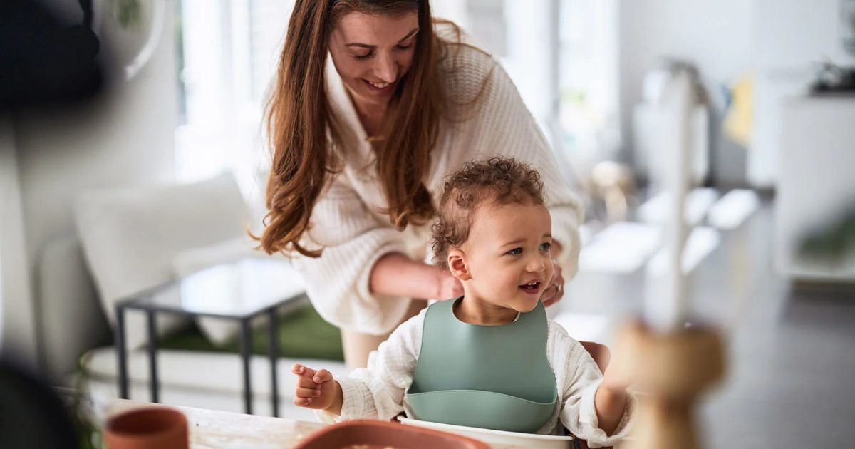 Read more about the article VIII. Anyák hangja: Hozzátáplálás 6 hónapos kortól | Mikor kezdjük, mit adjunk és hogyan kerüljük el a fulladásveszélyt?